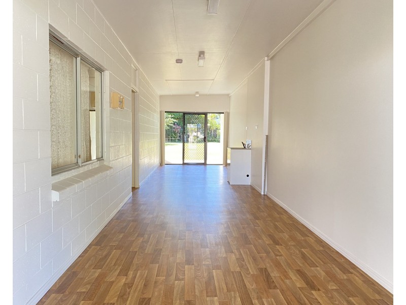 2/269 Grubb Street, Koongal QLD 4701