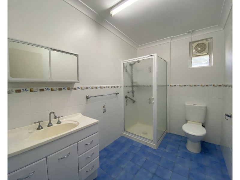 2/269 Grubb Street, Koongal QLD 4701