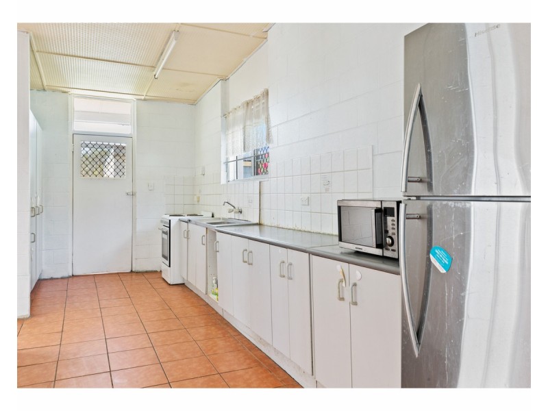 4 Rodger Street, Park Avenue QLD 4701