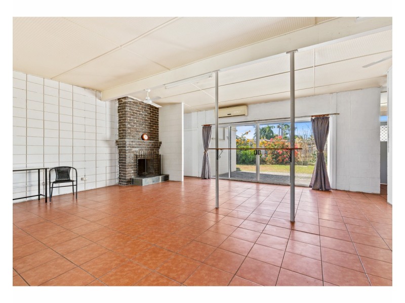 4 Rodger Street, Park Avenue QLD 4701