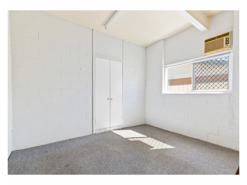4 Rodger Street, Park Avenue QLD 4701