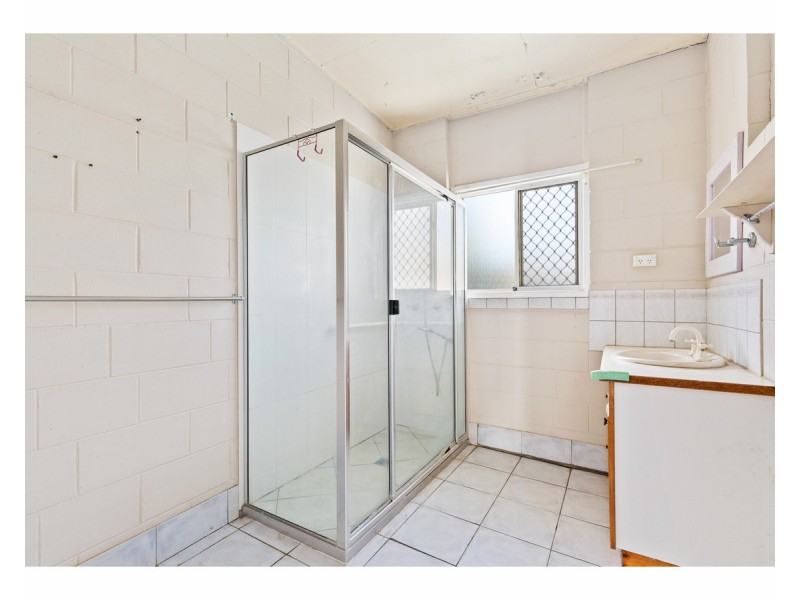 4 Rodger Street, Park Avenue QLD 4701