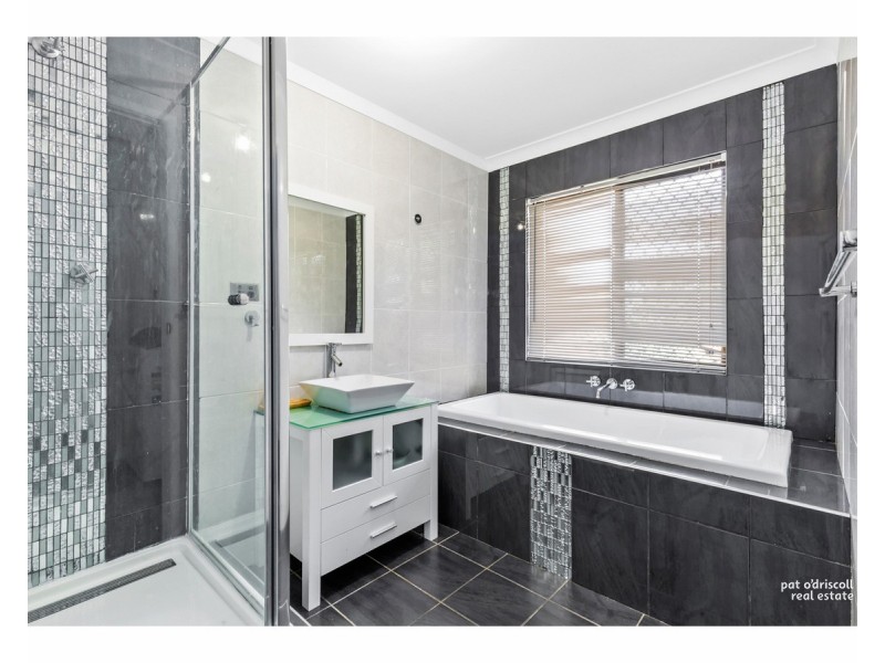 30 Middle Road, Gracemere QLD 4702