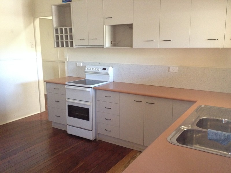 126 Earl St, Berserker QLD 4701