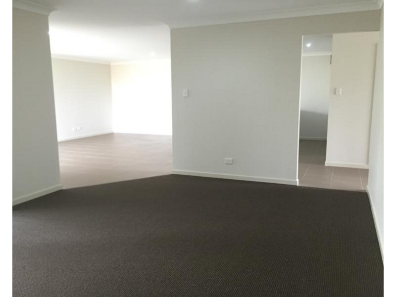 8 Rosedale Street, Parkhurst QLD 4702