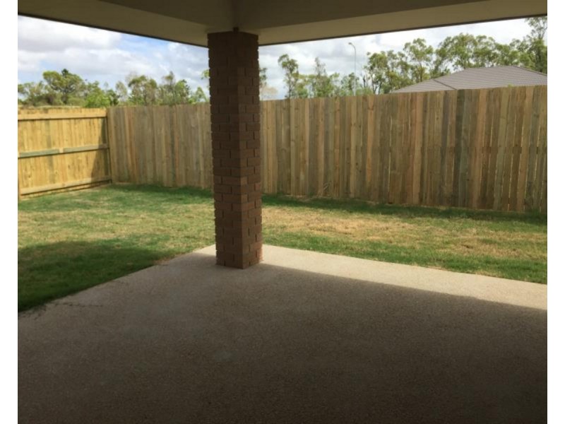 8 Rosedale Street, Parkhurst QLD 4702