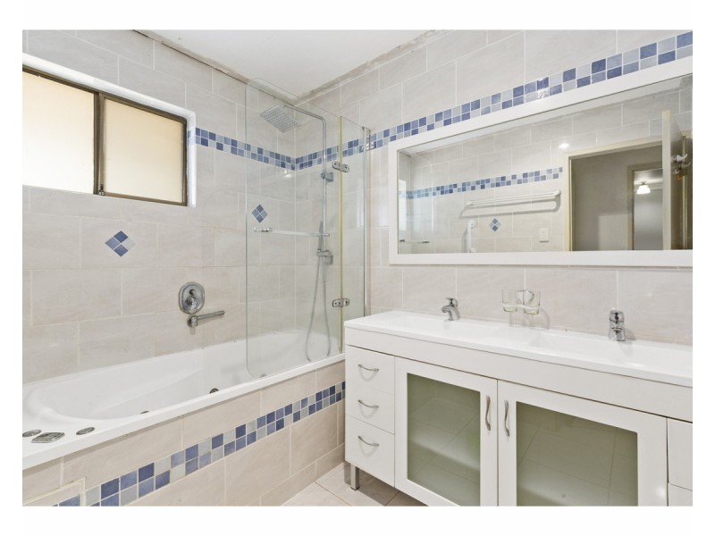 21 Colliver Road, Alton Downs QLD 4702