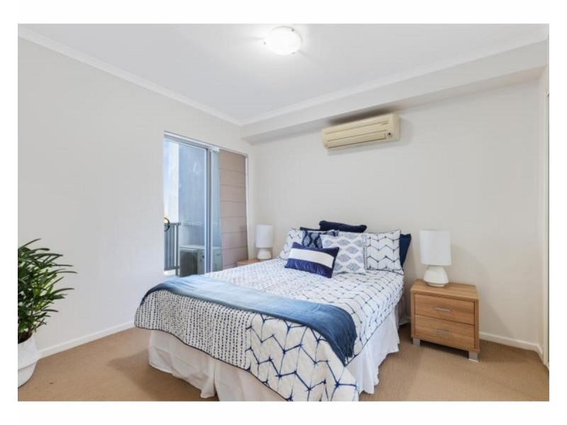 302/6 Victoria Parade, Rockhampton City QLD 4700