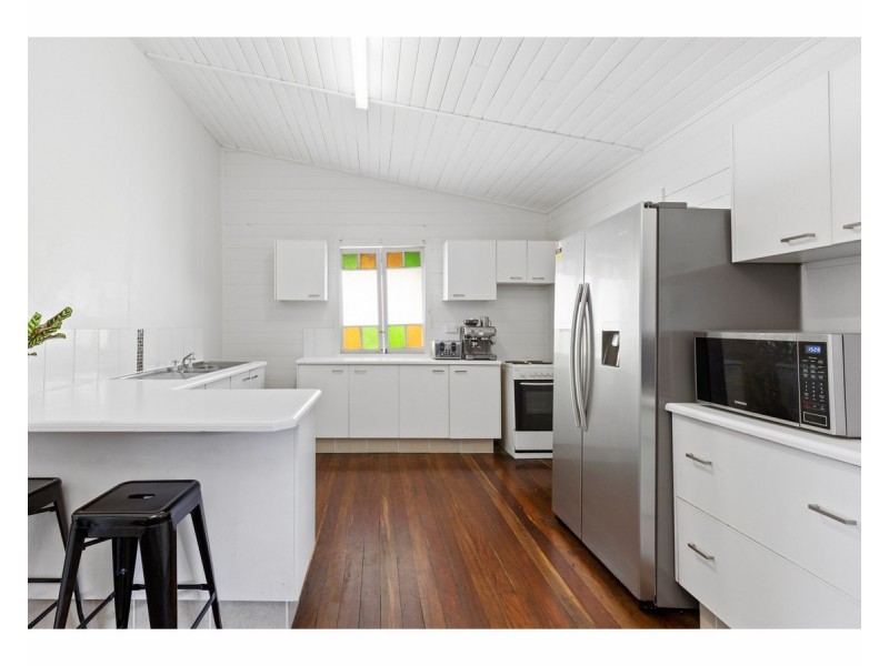 6 Francis Street, Depot Hill QLD 4700
