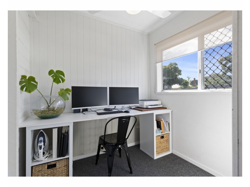 6 Francis Street, Depot Hill QLD 4700