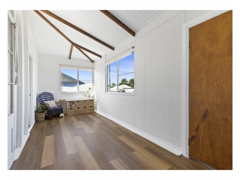 6 Francis Street, Depot Hill QLD 4700