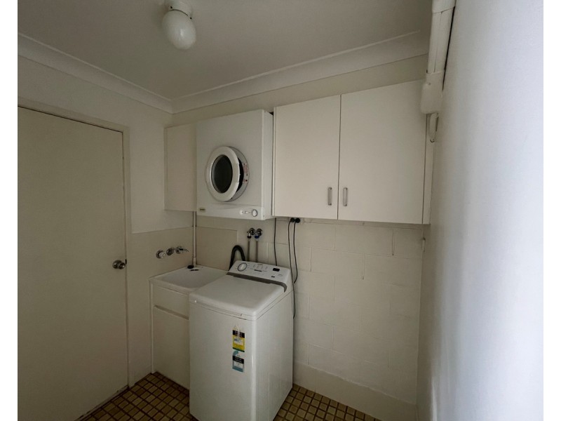 2/295 Bloxsom Street, Frenchville QLD 4701