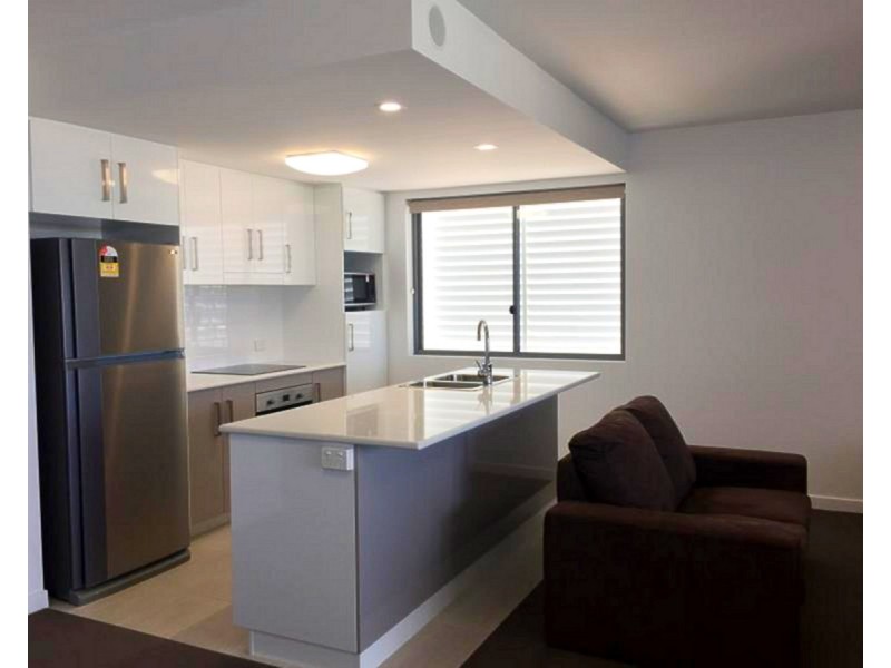 701/2-4 Victoria Parade, Rockhampton City QLD 4700