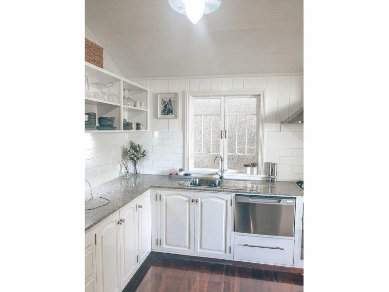 17 Jessie Street, The Range QLD 4700