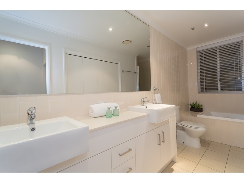 1203/102 Victoria Parade, Rockhampton City QLD 4700