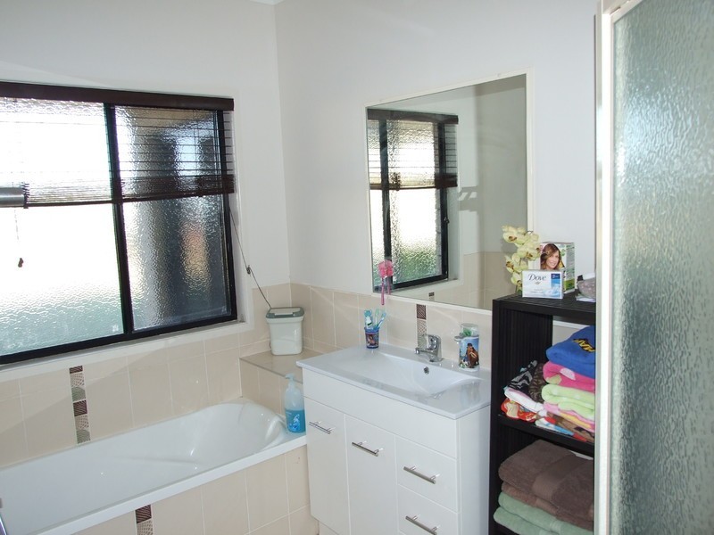 27 Huff Street, Gracemere QLD 4702