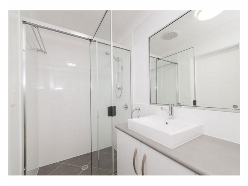 8 Taramoore Road, Gracemere QLD 4702