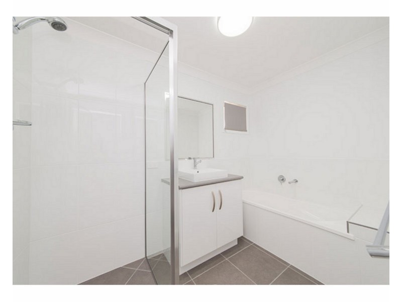 8 Taramoore Road, Gracemere QLD 4702