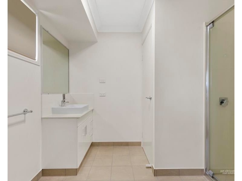 1/4 Glenmore Road, Park Avenue QLD 4701