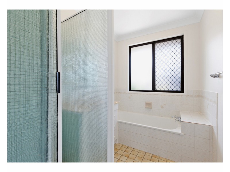 10 Hinton Street, Koongal QLD 4701