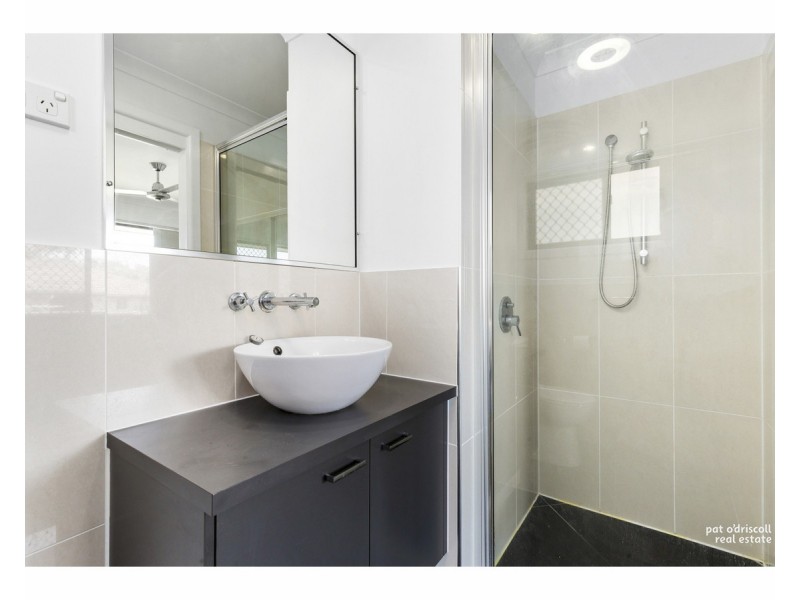 2/249 Mason Street, Koongal QLD 4701