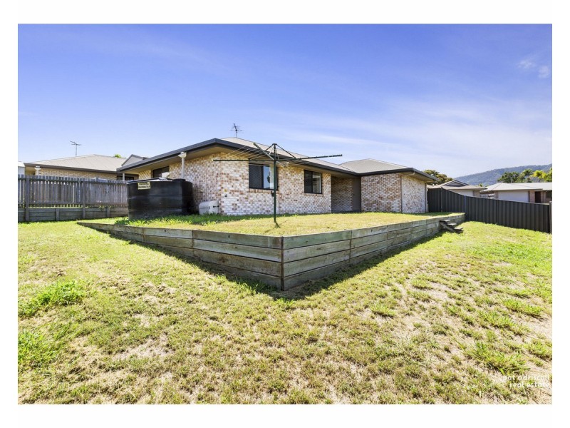 2/249 Mason Street, Koongal QLD 4701