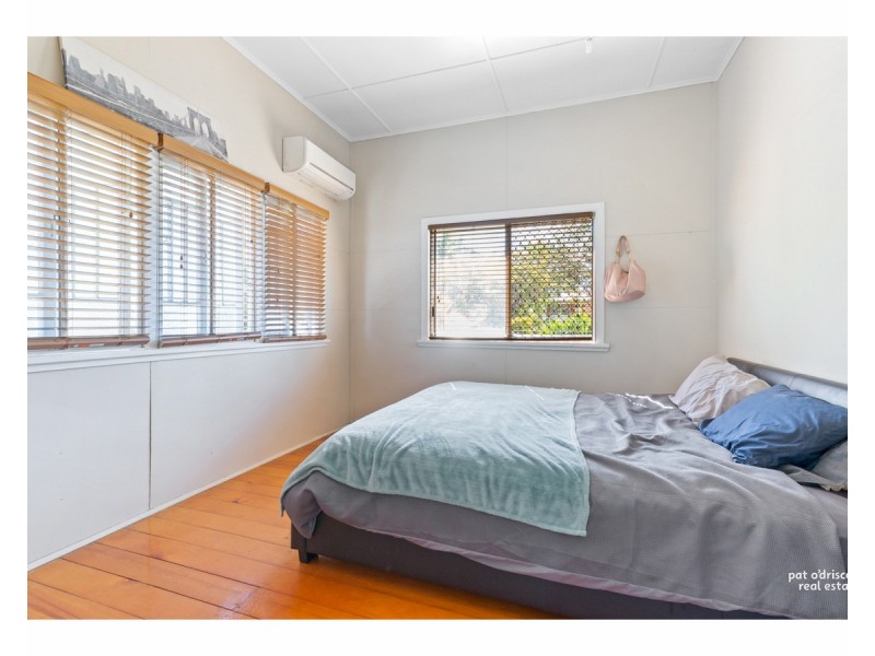 6 Henderson Street, Park Avenue QLD 4701