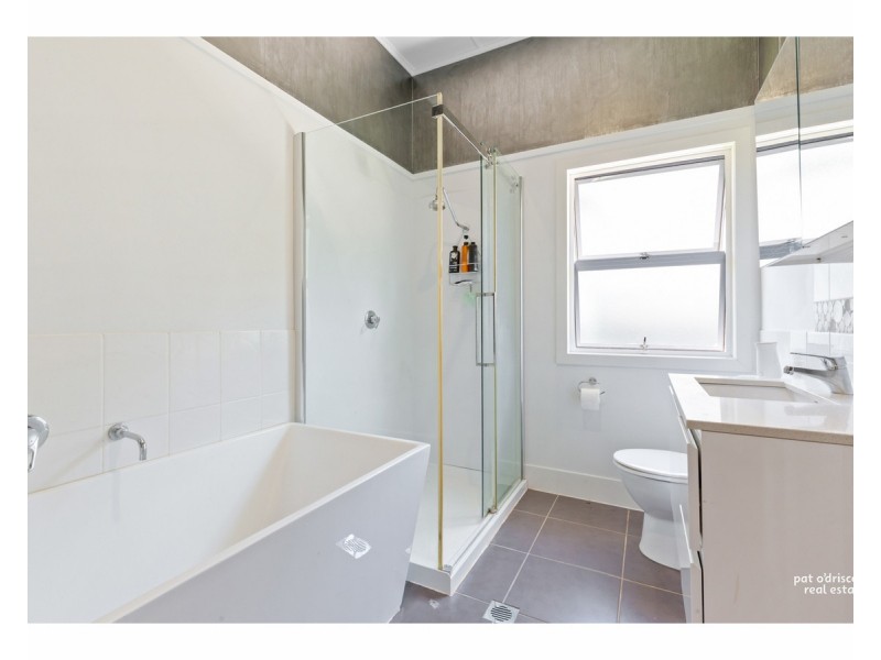 6 Henderson Street, Park Avenue QLD 4701