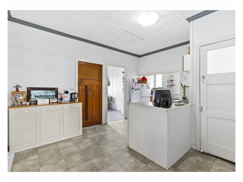 19 Birch Street, Park Avenue QLD 4701