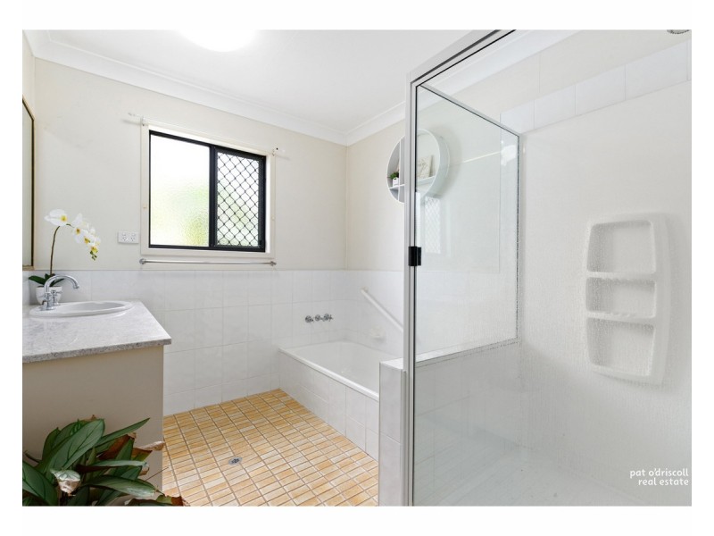 32 Coolwaters Esplanade, Kinka Beach QLD 4703