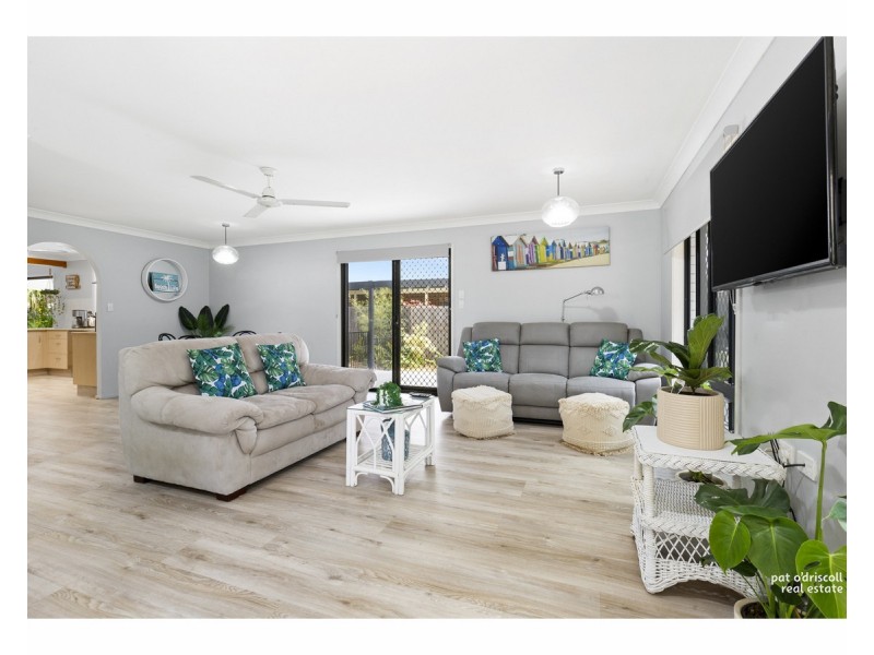 32 Coolwaters Esplanade, Kinka Beach QLD 4703