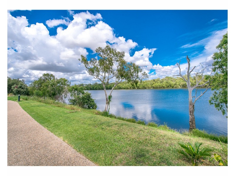 107 LARCOMBE Street, Kawana QLD 4701