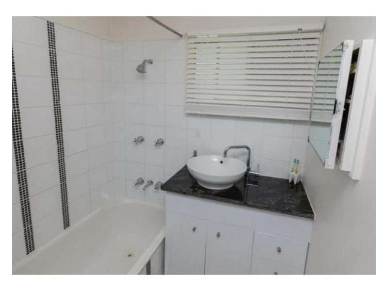 95 Stenlake Avenue, Kawana QLD 4701