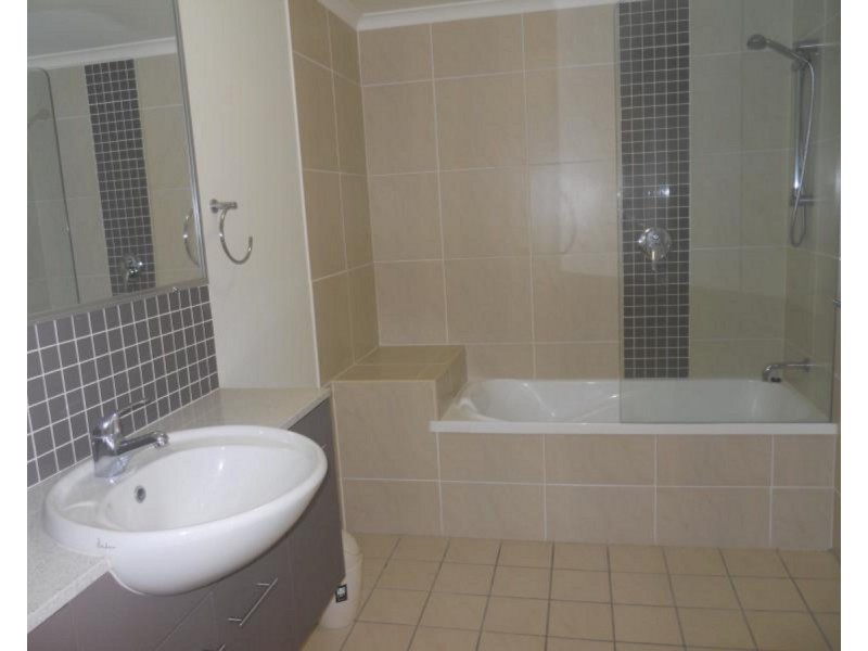 203/6-8 Victoria Parade, Rockhampton City QLD 4700