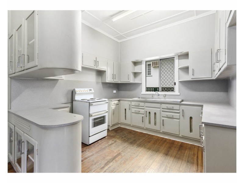 111 Edington Street, Berserker QLD 4701