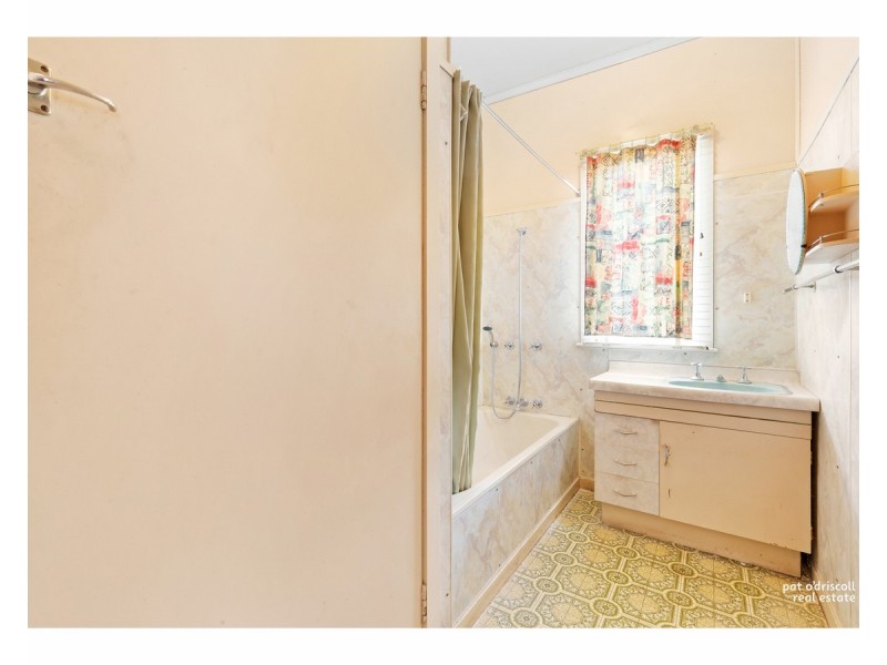 11 Luck Avenue, Wandal QLD 4700