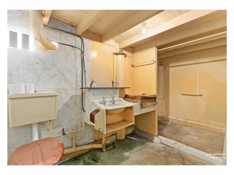 11 Luck Avenue, Wandal QLD 4700