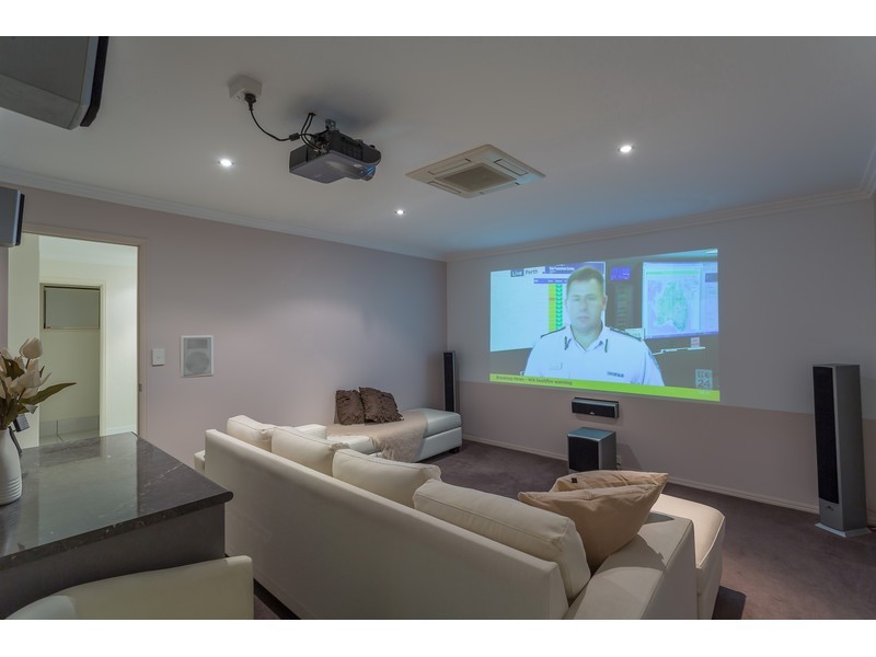 11 Greenwood Close, Frenchville QLD 4701