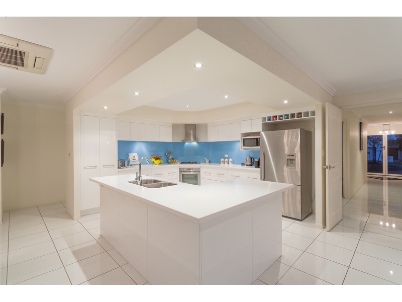 11 Greenwood Close, Frenchville QLD 4701