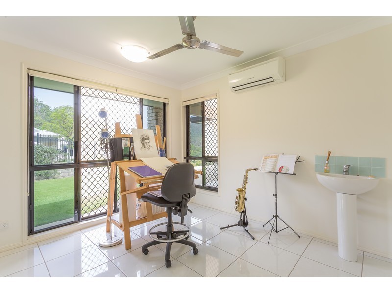 11 Greenwood Close, Frenchville QLD 4701