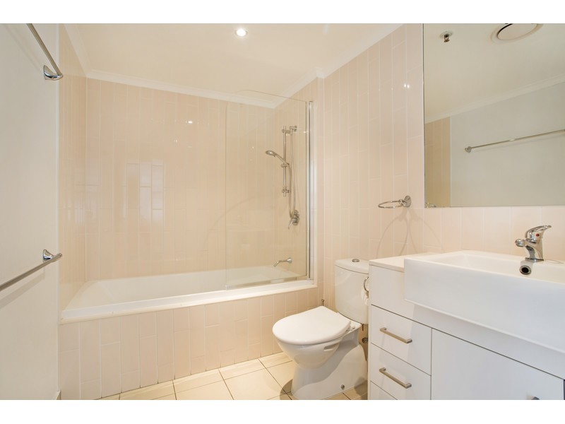 1001/102-108 Victoria Parade, Rockhampton City QLD 4700