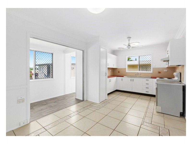 44 Medcraf Street, Park Avenue QLD 4701