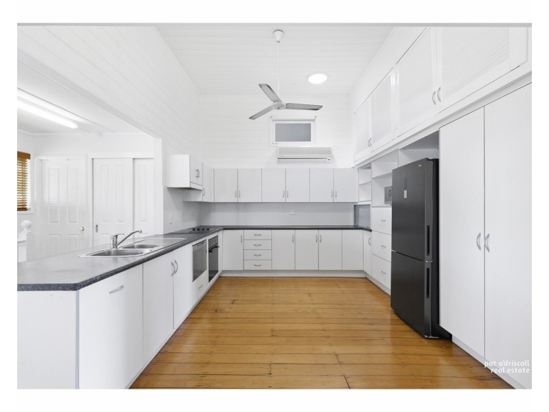 82 Cambridge Street, The Range QLD 4700