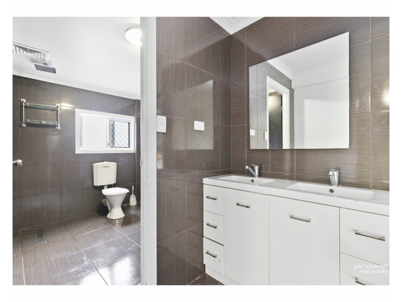 82 Cambridge Street, The Range QLD 4700