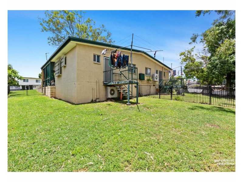1&2/274 Carlton Street, Kawana QLD 4701