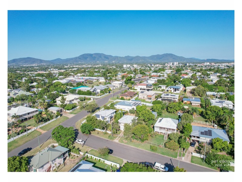 18 Charlotte Street, Wandal QLD 4700