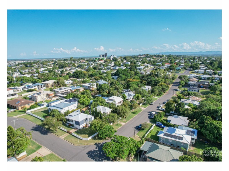 18 Charlotte Street, Wandal QLD 4700