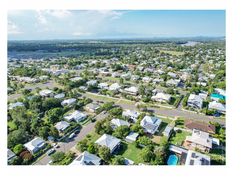 18 Charlotte Street, Wandal QLD 4700