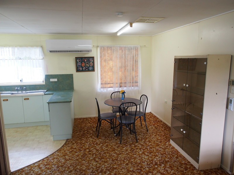 8 Snelling Street, Park Avenue QLD 4701