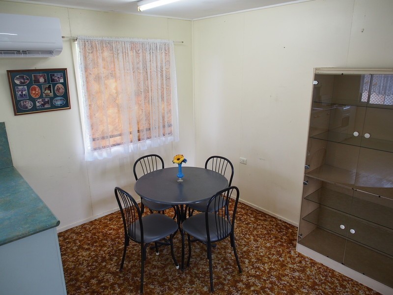 8 Snelling Street, Park Avenue QLD 4701